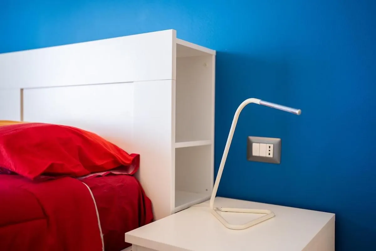Large Apartment With Private Balcony And Workspace Μιλάνο